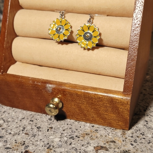 Handmade Sunflower Dangle Earrings - Picture 3 of 4